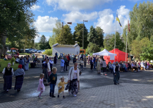 Kupls un raibs apmeklējums pasākumā visai ģimenei “Mašīnball Talsos” Latvijas Lauksaimniecības muzejā