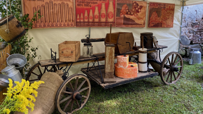 Latvijas Lauksaimniecības muzeja ekspresizstāde “Sieru ēdu, pienu dzēru, sūkalās(i) mazgājos”